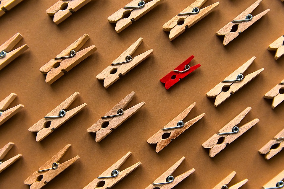 clothespins 7847212 960 720